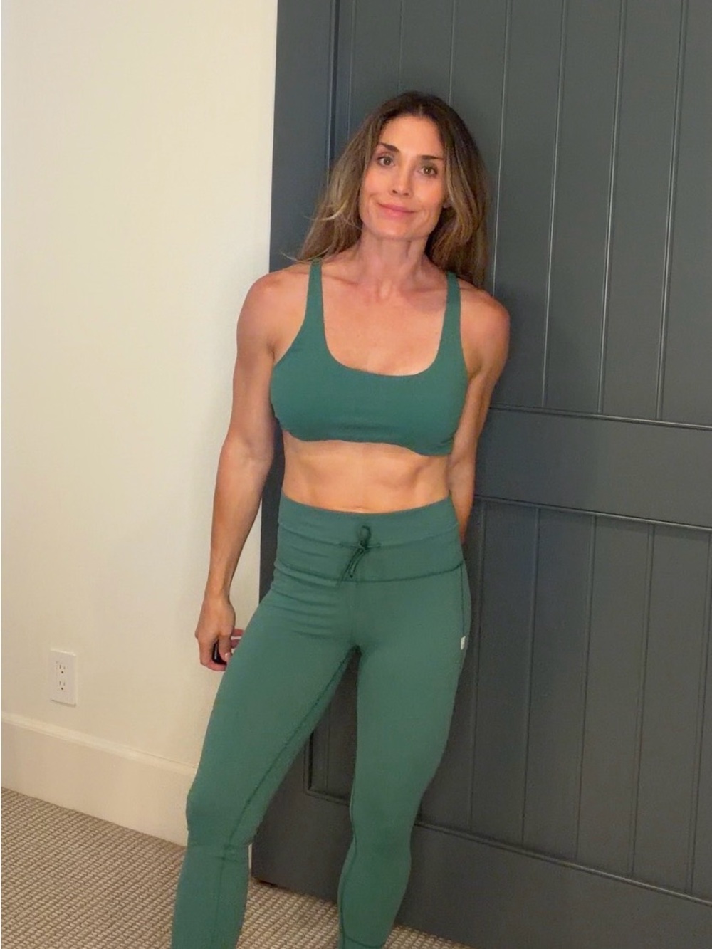 Vuori Women’s Seamless Scoop Sports Bra and High-Waist Leggings Set - Green